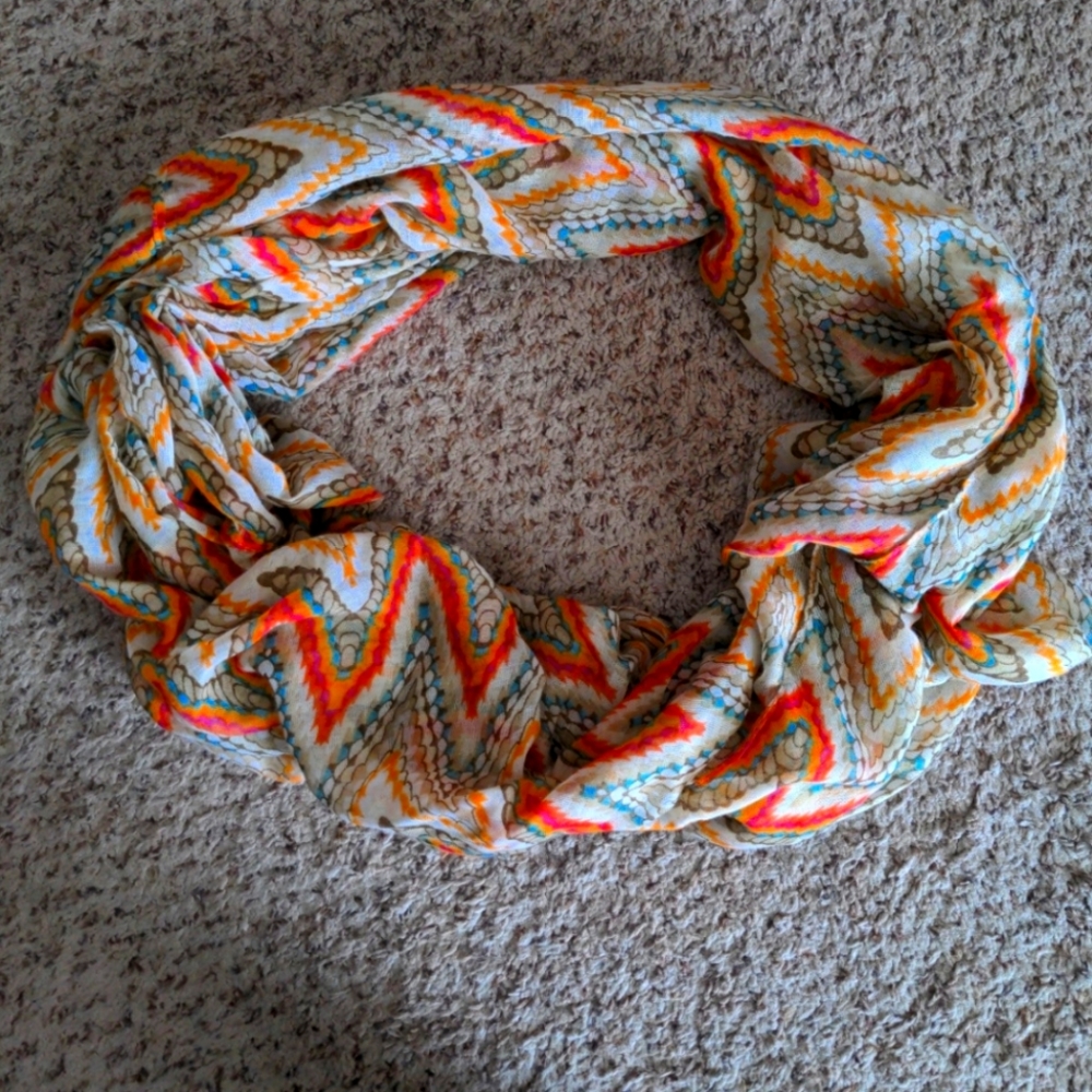 Infinity Scarf - Picture 1 of 2